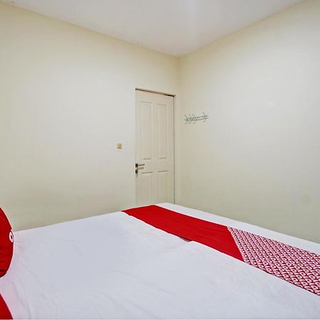 Oyo 93112 Garden Homestay 3 Merlion Сурабая Екстериор снимка