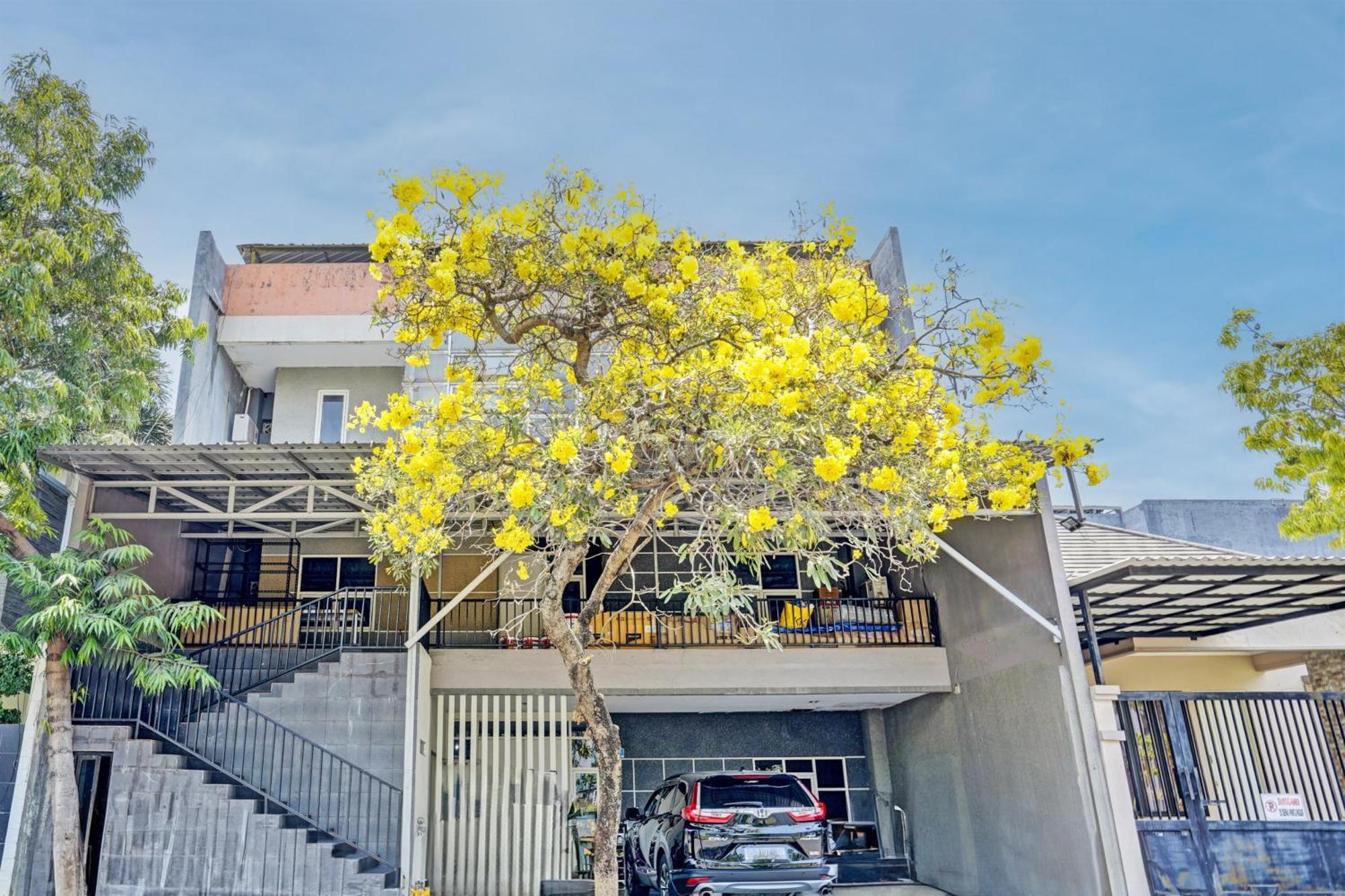 Oyo 93112 Garden Homestay 3 Merlion Сурабая Екстериор снимка