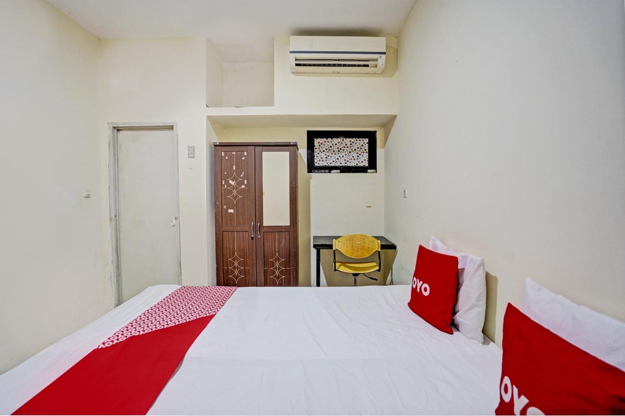Oyo 93112 Garden Homestay 3 Merlion Сурабая Екстериор снимка