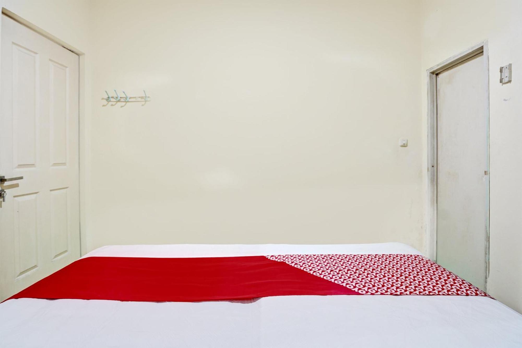 Oyo 93112 Garden Homestay 3 Merlion Сурабая Екстериор снимка